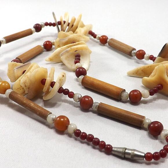 Vintage 1960s Shell Wood Beaded Necklace Boho Natural Beads 20" - Picture 7 of 10